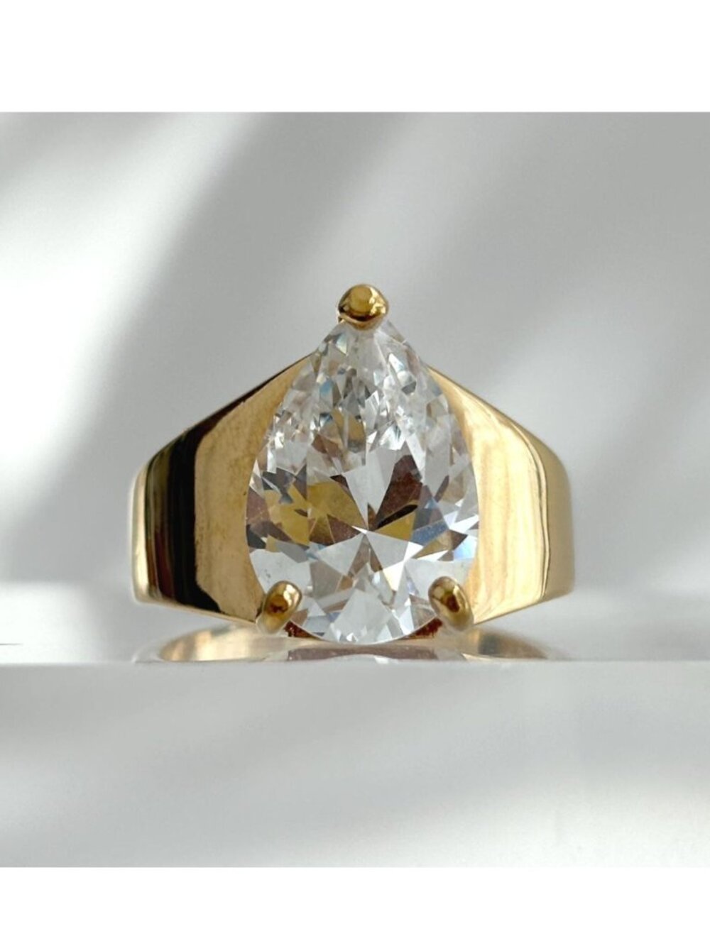 14k Gold Plated Pear Cut Cubic Zirconia Sterling Silver 925 Vintage Ring sz 7.75